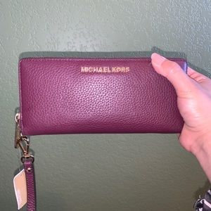 MICHAEL Michael Kors
Plum Jet Set Item